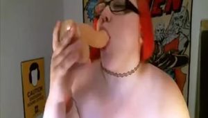  Readhead bbw in glasse plays with phat pussy