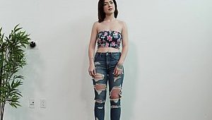  Natural girl comes to... casting?