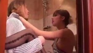  Sex in a bathroom