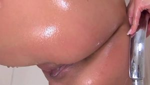  Goldy Sultry one taking a shower